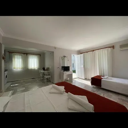 호텔 Dreambeachvillasfoca 3*